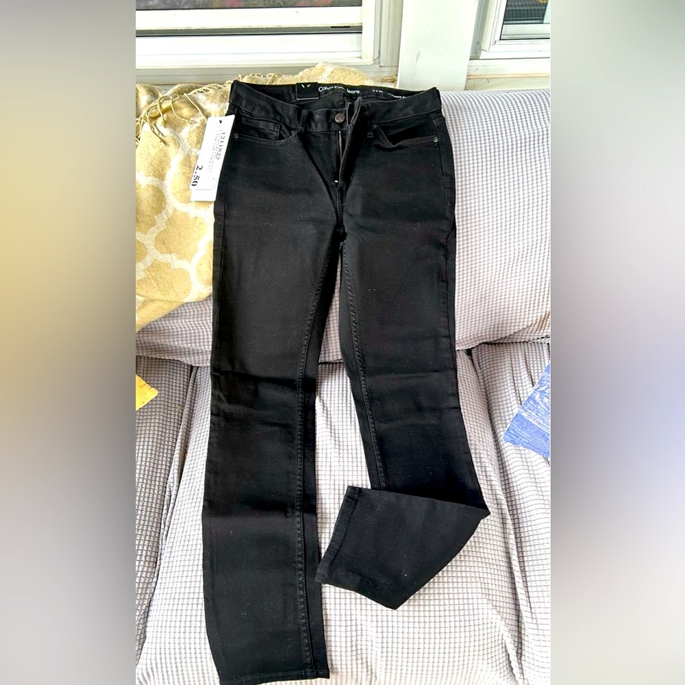 Calvin Klein brand new ultimate skinny jeans Size 6 x 30.